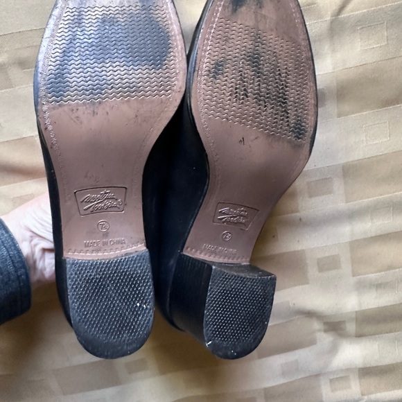 Classic Black Women's‎ Loafers - Picture 8 of 9